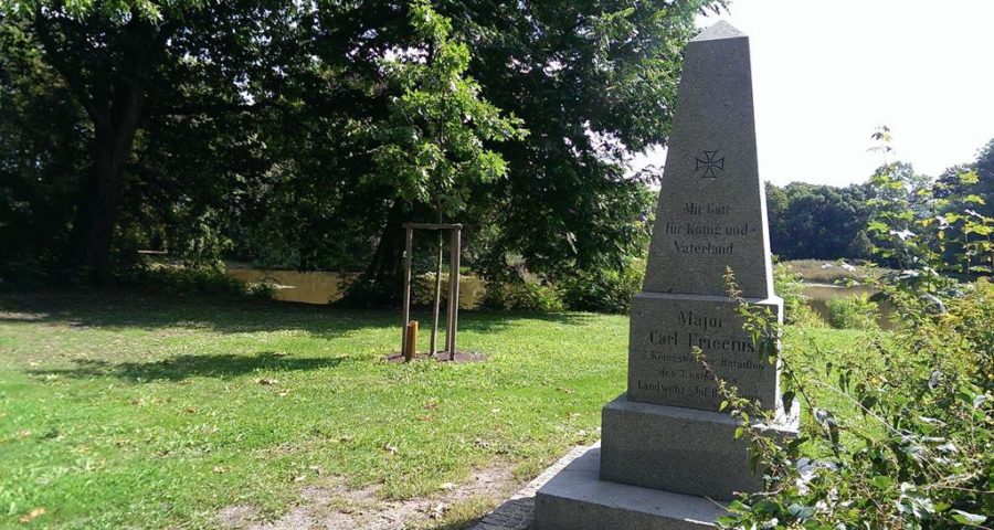Der Apelstein am Stünzer Teich zum Gedenken an Major Carl Fricccius aus der Zeit der Völkerschlacht - Henning Uhle