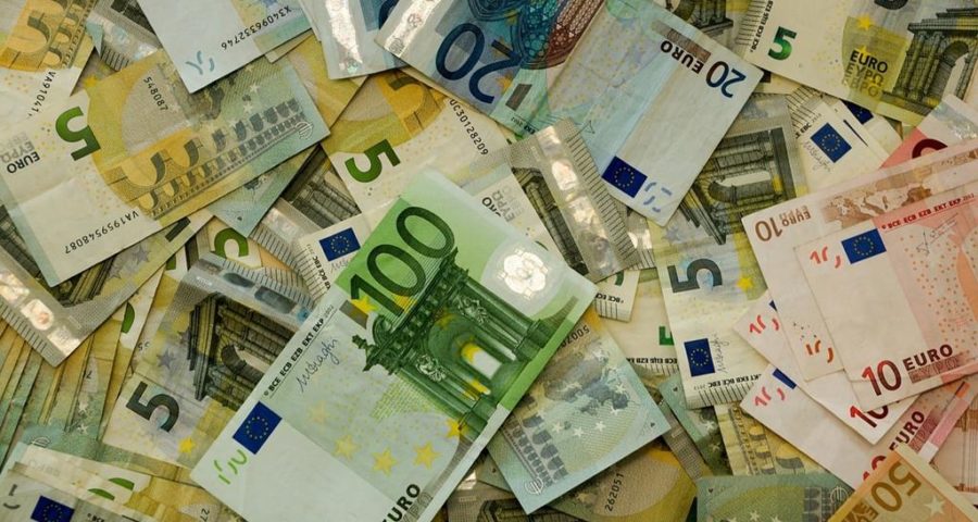 Geld über Geld - Bild von Taken auf Pixabay
