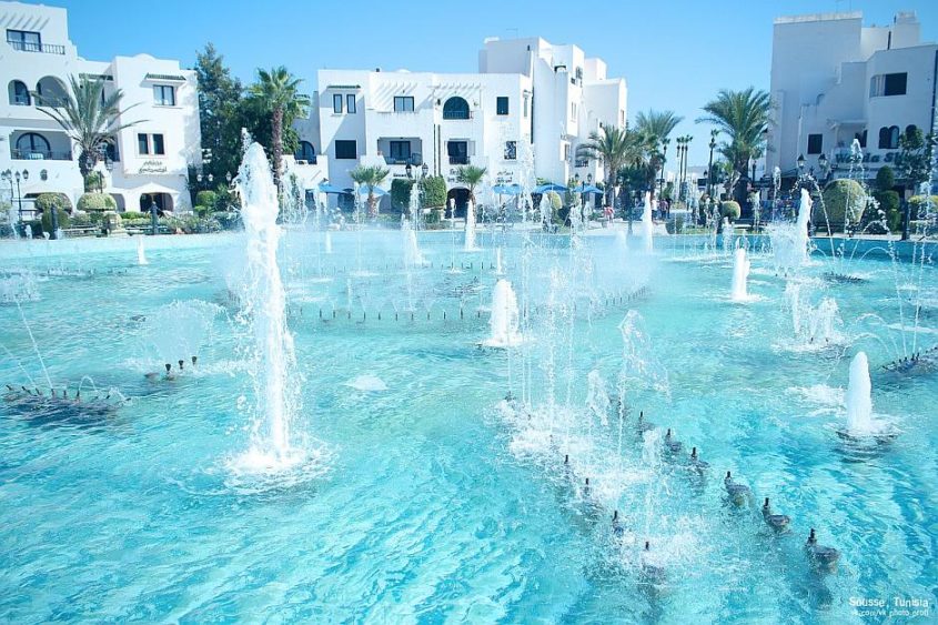 Pool-Anlage in einem Hotel in Sousse, Tunesien - Bild von vk_photo auf Pixabay