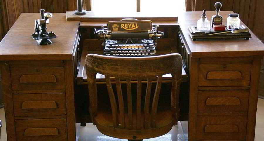 Eine Schreibmaschine - Bild von Mikil Narayani auf Pixabay