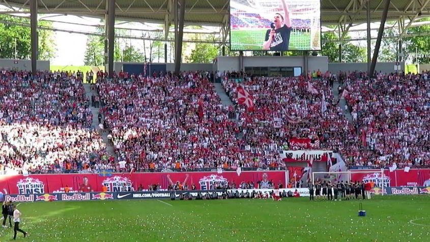 Fans von RB Leipzig in der Red Bull Arena, Leipzig, nach dem Aufstieg in die 1. Bundesliga - (C) Enrico Leipzig via Youtube.com