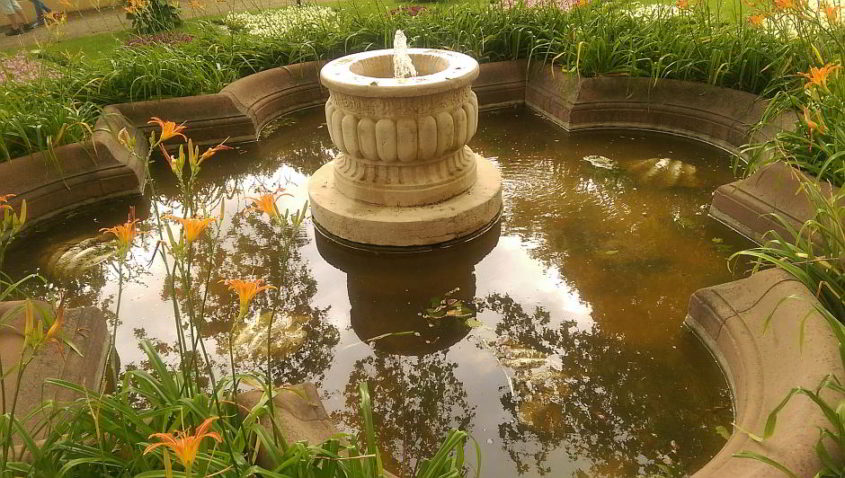 Brunnen im Schlosspark Schwerin