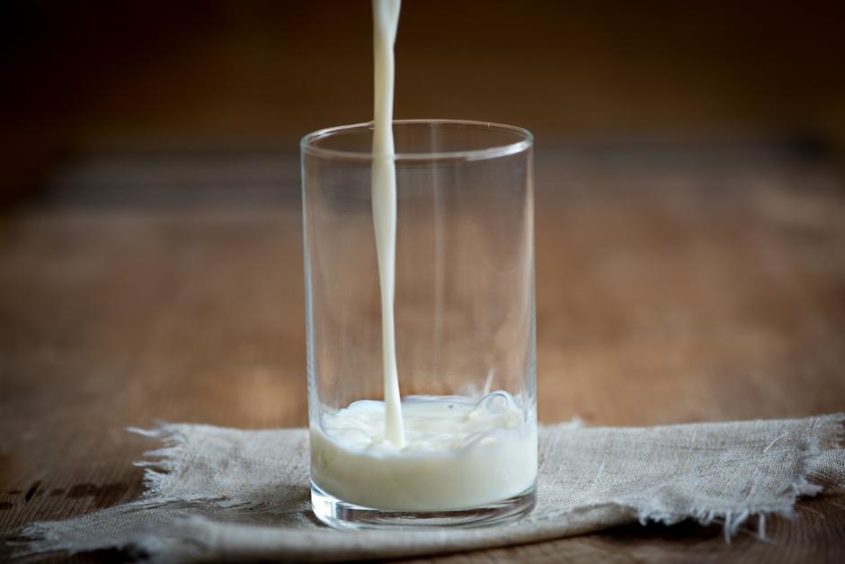 Ein Glas Milch - (C) Pezibear CC0 via Pixabay.de