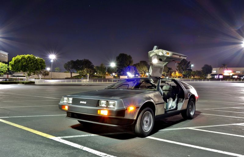 Ein DeLorean als Auto der Zukunft? - Bild von Dave Tavres auf Pixabay