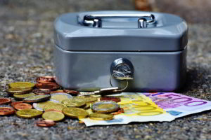 Eine Geld-Kassette - Bild von Alexa auf Pixabay
