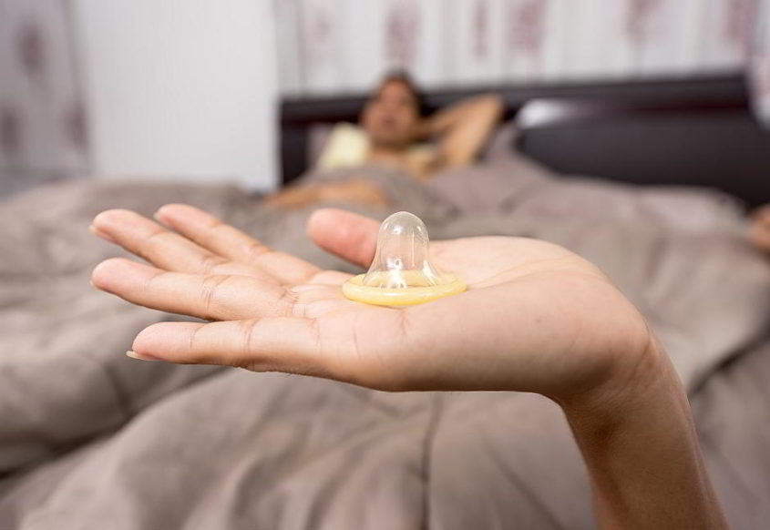Ein Kondom - Bild von Sasin Tipchai auf Pixabay