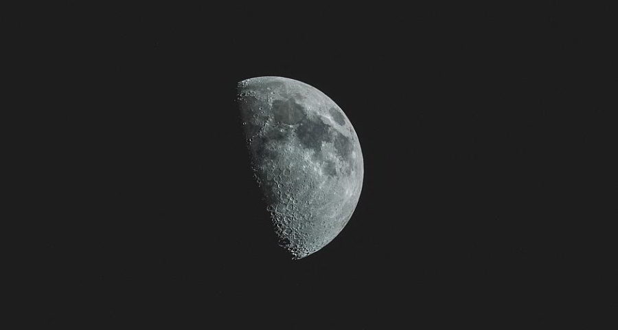 Krater auf dem Mond - Bild von Pexels auf Pixabay