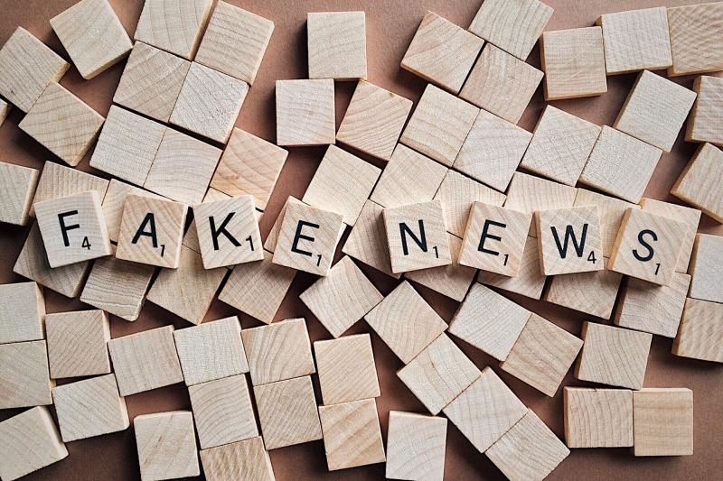 Fake News - Bild von Wokandapix auf Pixabay
