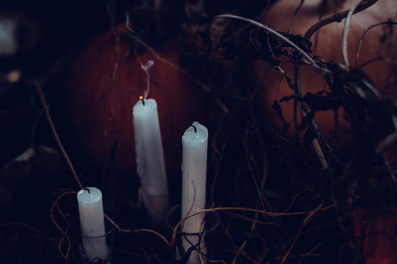 Erloschene Kerzen - Bild von freestocks-photos auf Pixabay