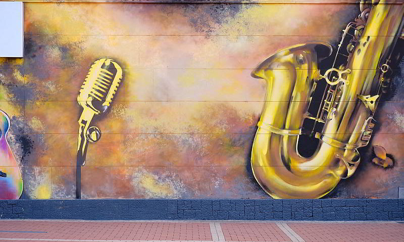 Saxophon - Bild von Tomasz Hanarz auf Pixabay