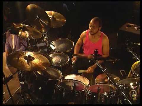 Phil Collins - Take me Home (live 1990) - Chester Thompson Drum cam